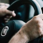Waarom autoverzekeringen vaak duurder worden na je 65e