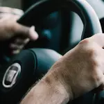 Waarom autoverzekeringen vaak duurder worden na je 65e